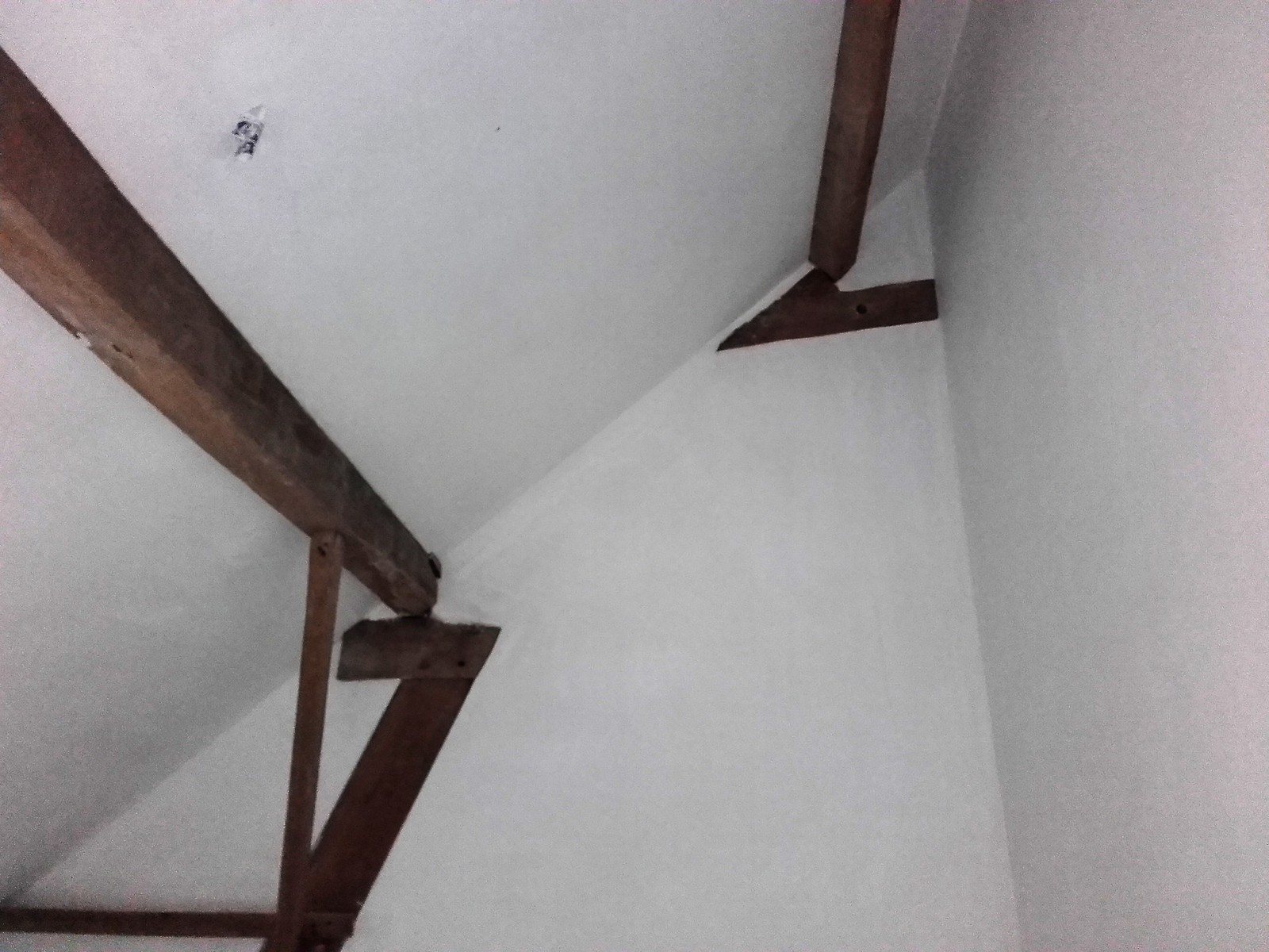 Schidleren van schuin plafond